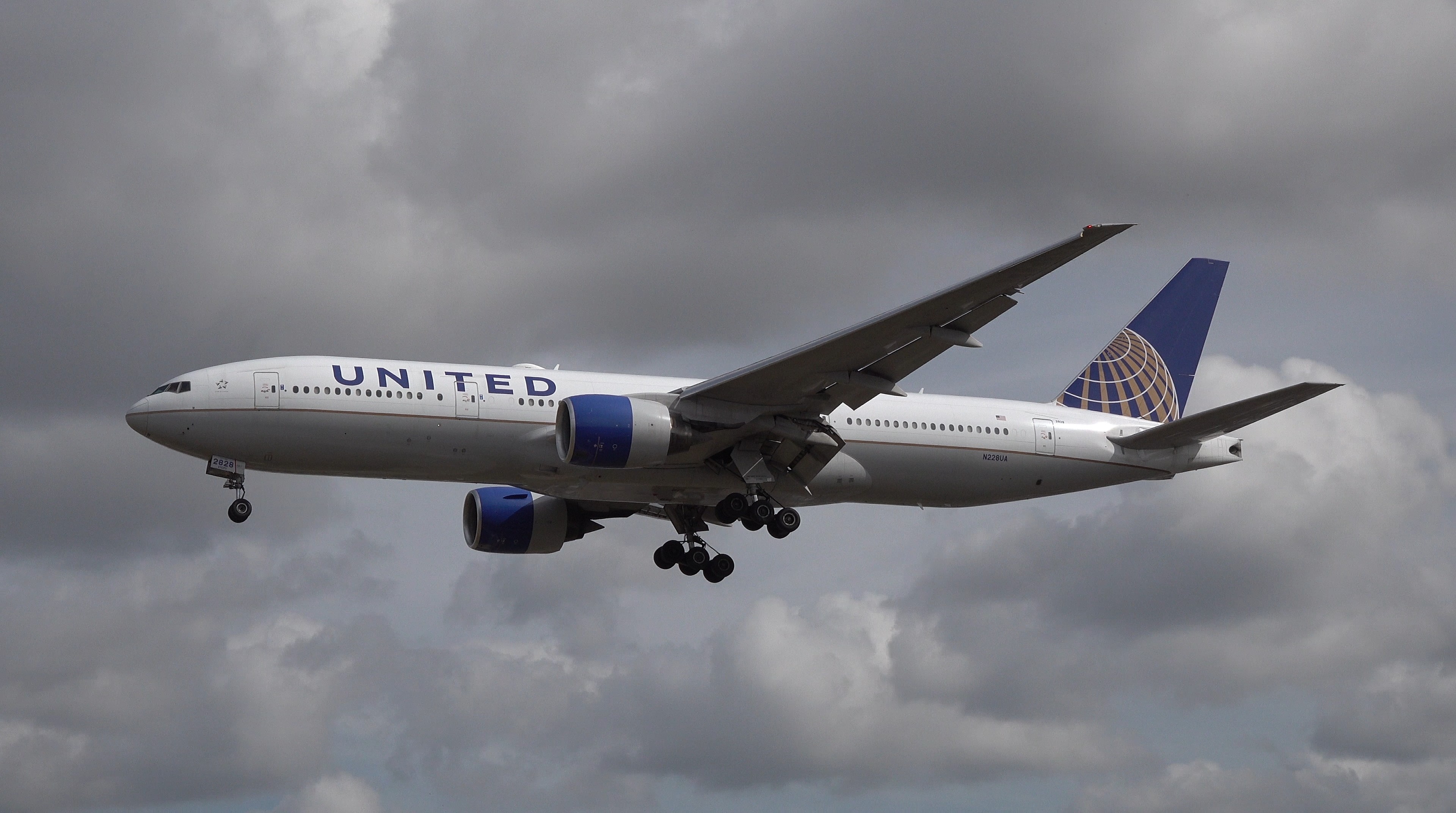 United Airlines Boeing 777
